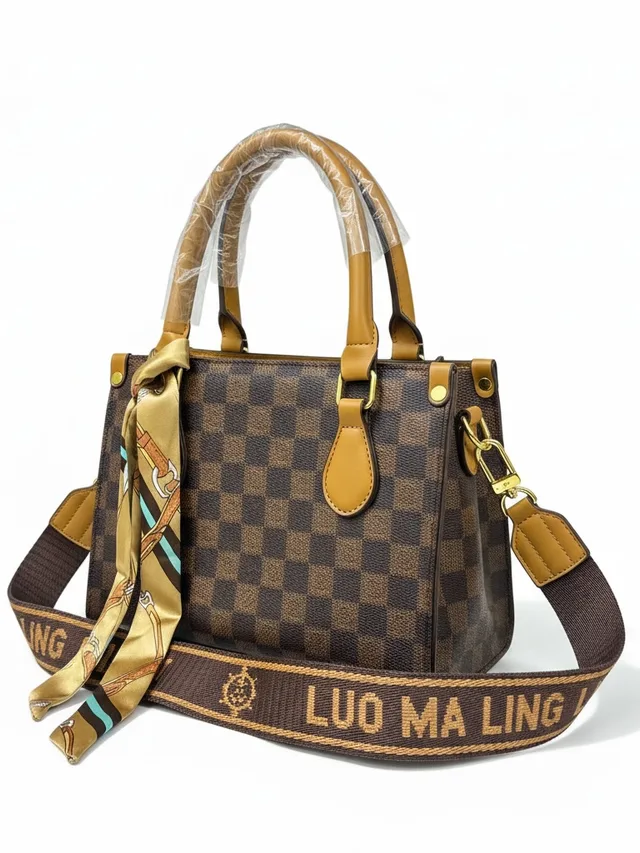 Sac carre gucci